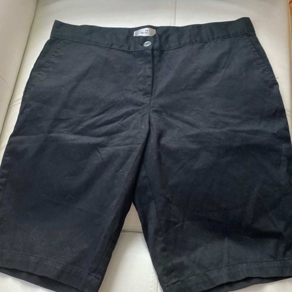BLACK SHORTS size 10 , NOT, has pockets,thin material, light weight